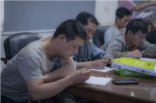 朝陽集團開展行車和有限作業(yè)空間安全操作培訓、道路交通安全培訓